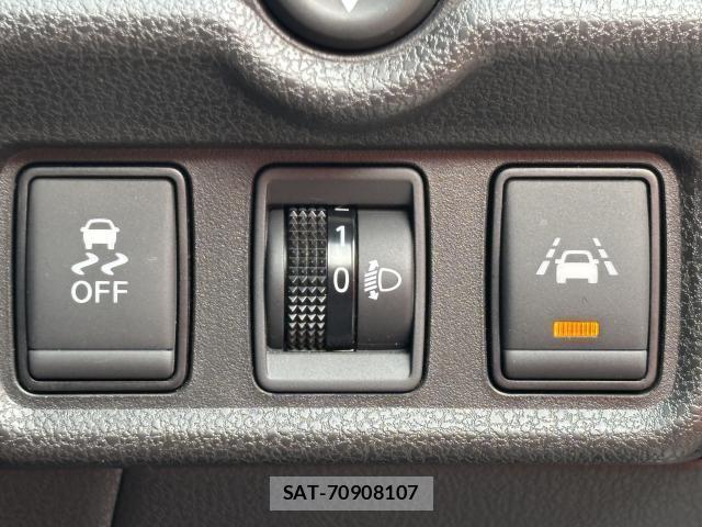 Nissan NOTE 2016-09 8814265-10