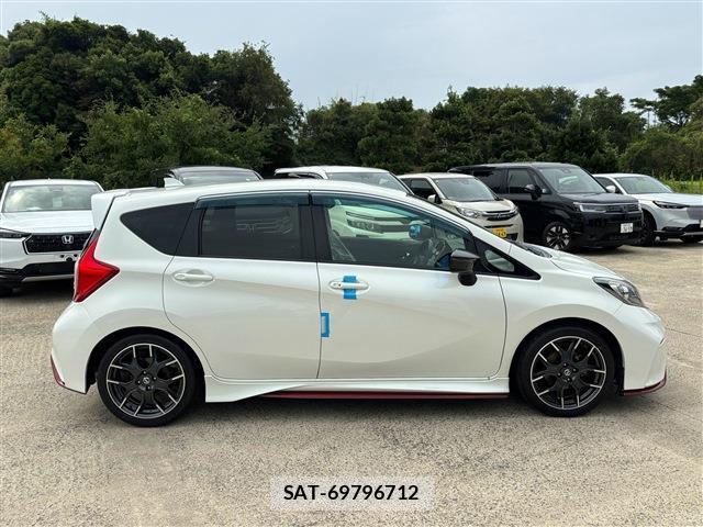 Nissan NOTE 2015-02 8814727-15