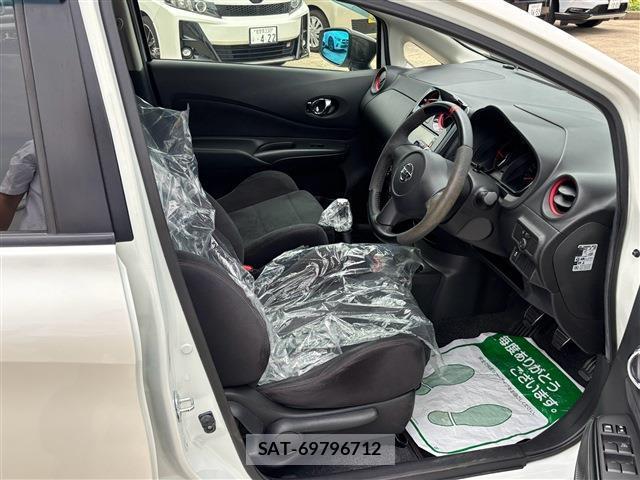 Nissan NOTE 2015-02 8814727-17