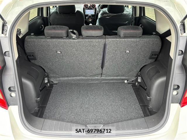 Nissan NOTE 2015-02 8814727-6