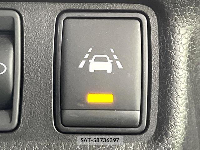 Nissan NOTE 2017-02 8814739-3