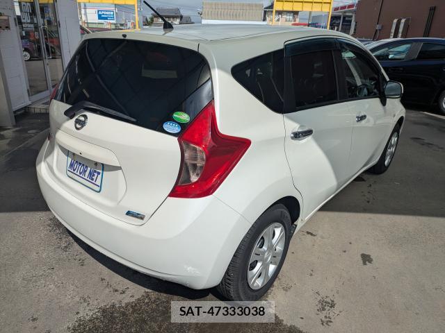 Nissan NOTE 2013-09 8814926-1