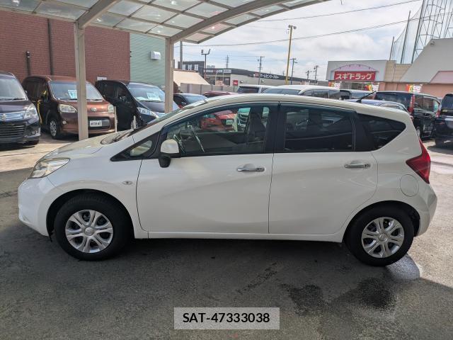 Nissan NOTE 2013-09 8814926-11
