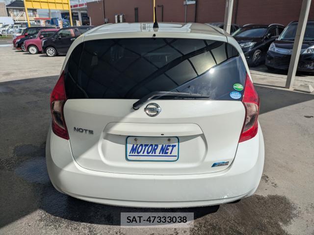 Nissan NOTE 2013-09 8814926-13