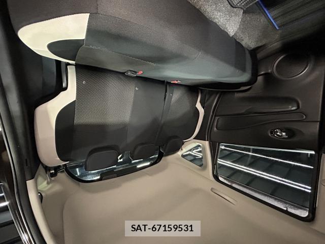 Nissan NOTE 2018-08 8814947-14