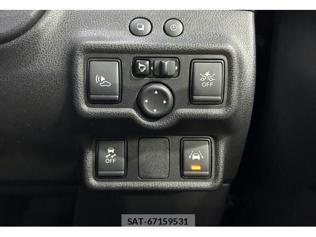 Nissan NOTE 2018-08 8814947-4