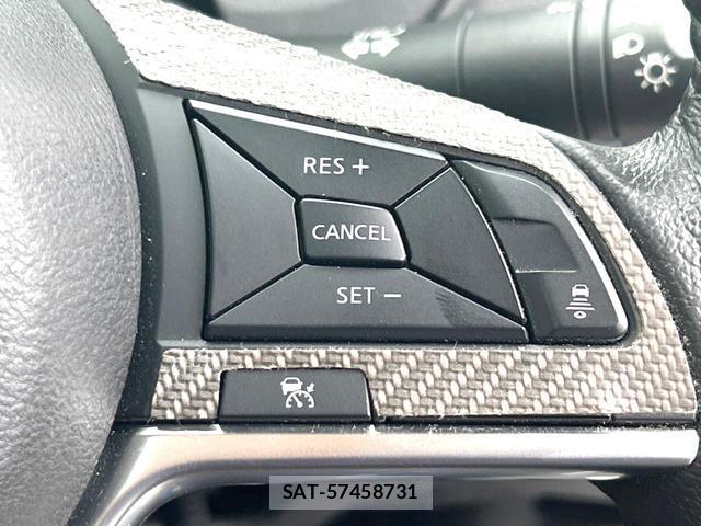 Nissan NOTE 2017-11 8815004-5