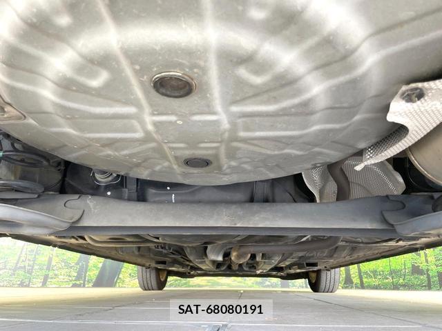 Nissan NOTE 2019-02 8815189-18