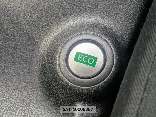 Nissan NOTE 2015-03 8815212-11