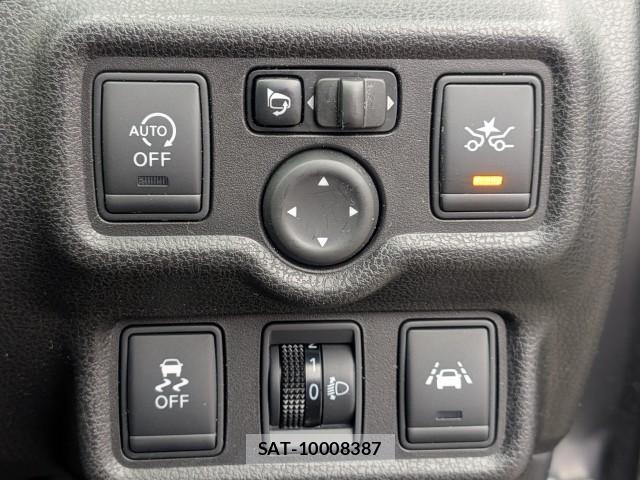Nissan NOTE 2015-03 8815212-5