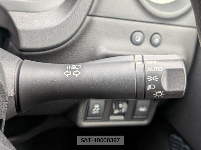 Nissan NOTE 2015-03 8815212-7