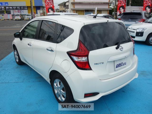 Nissan NOTE 2017-07 8815294-2