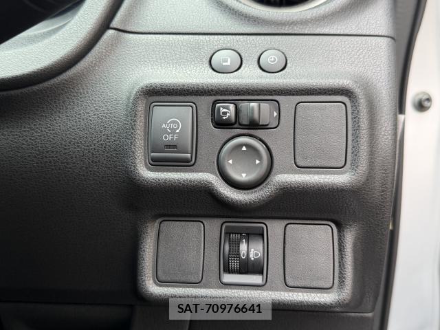 Nissan NOTE 2014-02 8815843-18
