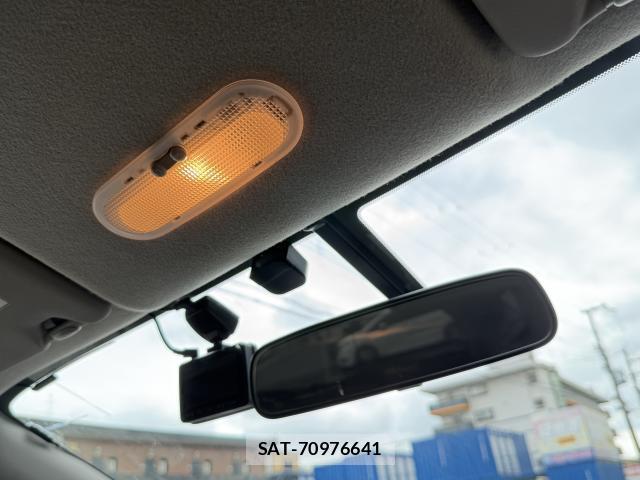 Nissan NOTE 2014-02 8815843-9