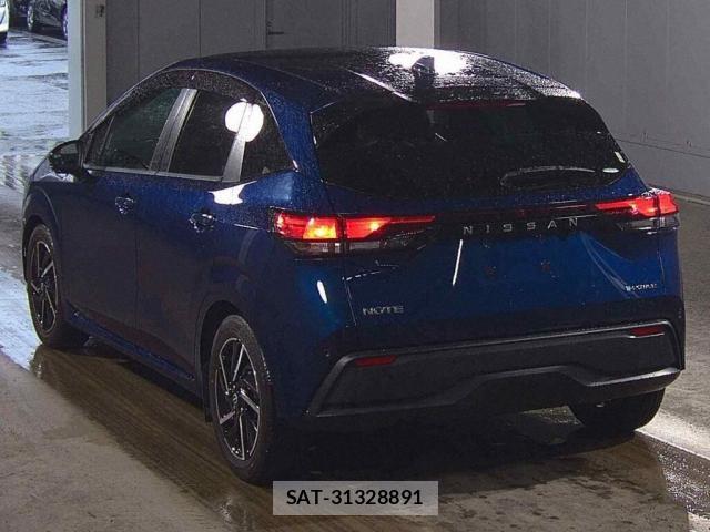 Nissan NOTE 2021-11 8816119-1