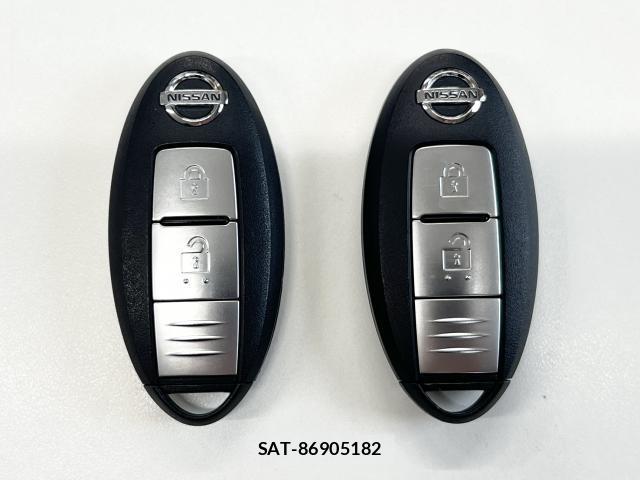 Nissan NOTE 2016-03 8817114-15