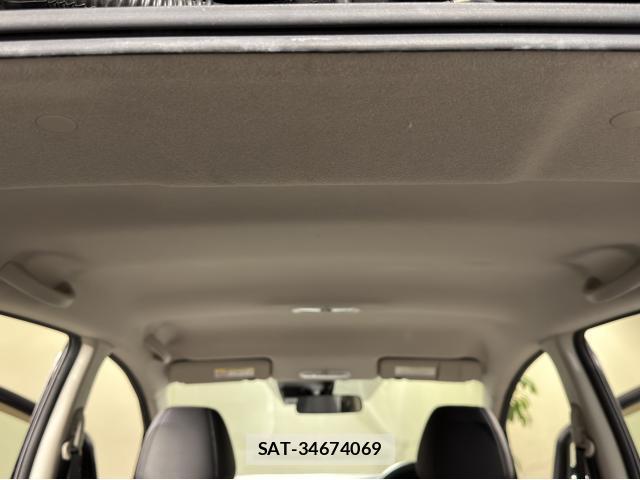 Nissan NOTE 2019-06 8817538-16