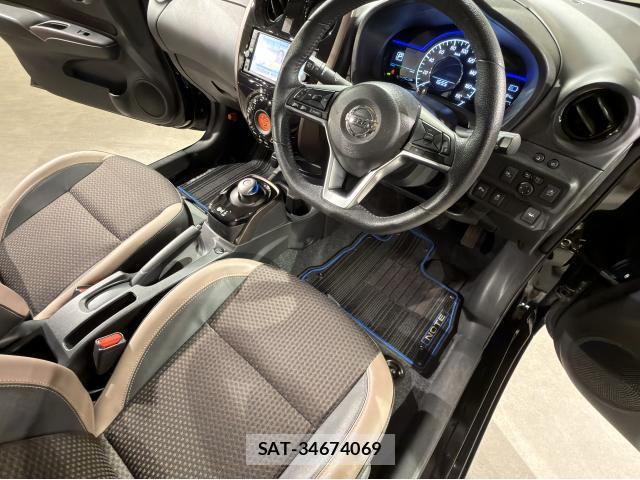 Nissan NOTE 2019-06 8817538-5