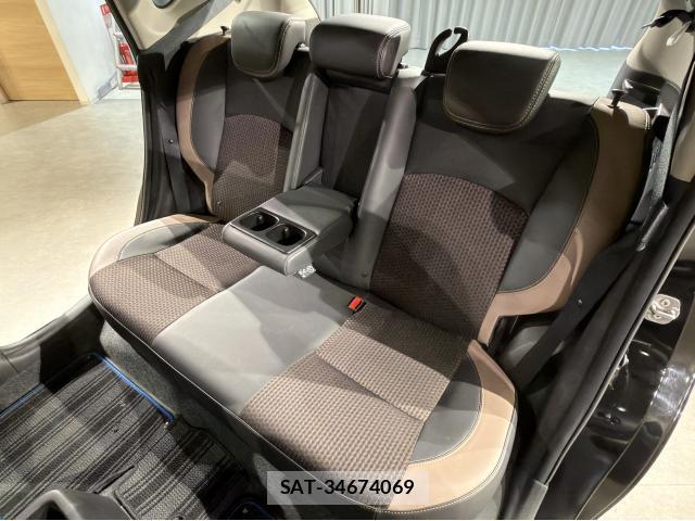 Nissan NOTE 2019-06 8817538-6