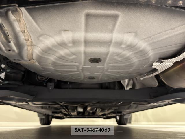 Nissan NOTE 2019-06 8817538-8