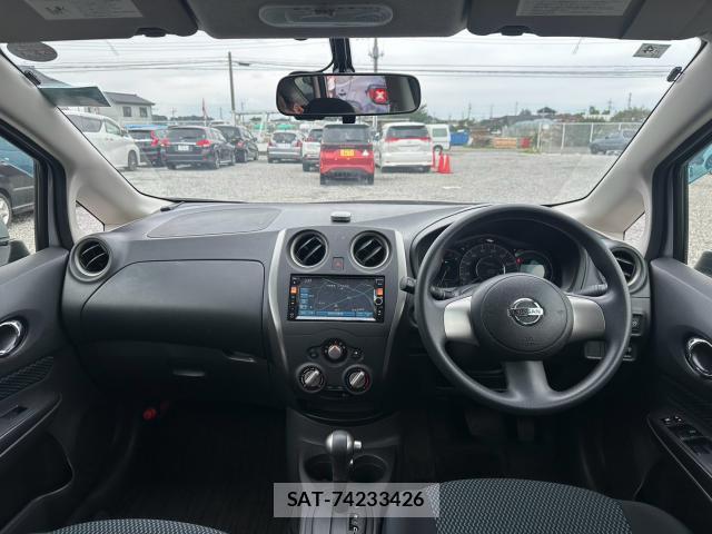 Nissan NOTE 2013-02 8817739-2