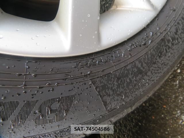 Nissan NOTE 2019-01 8817895-13