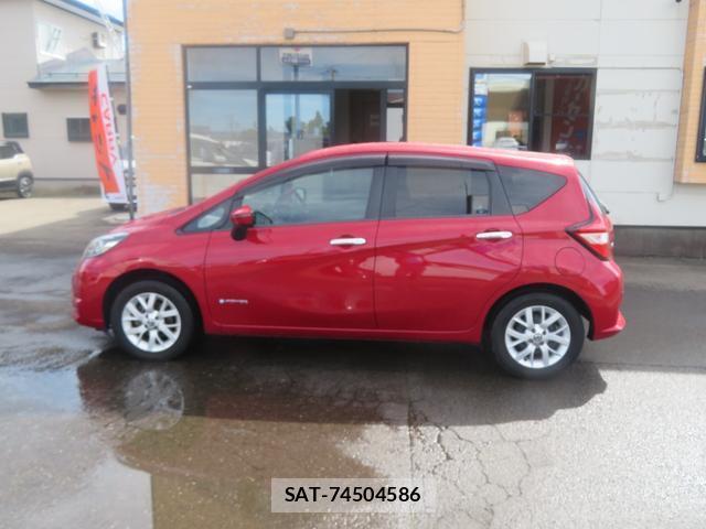 Nissan NOTE 2019-01 8817895-3