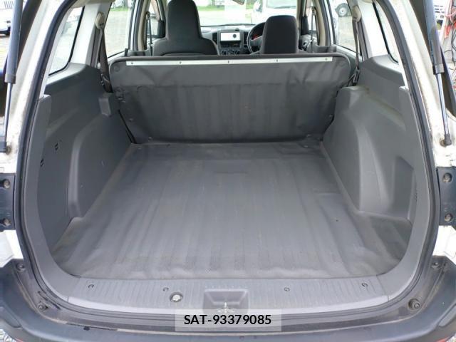 Nissan NV150 AD 2016-08 8813829-5
