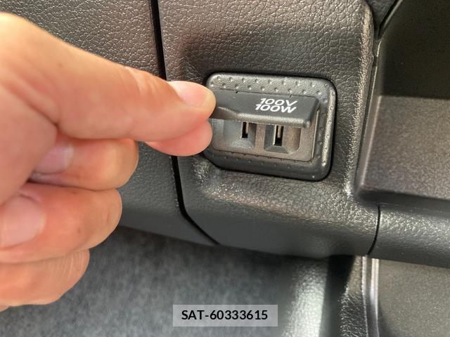 Nissan NV150 AD 2017-01 8814599-10