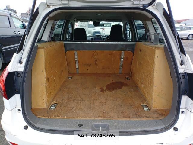 Nissan NV150 AD 2018-09 8815361-5