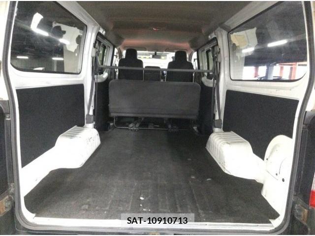 Nissan NV350 Caravan 2026-08 8812557-2