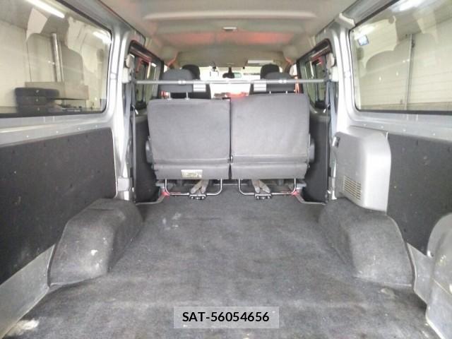 Nissan NV350 Caravan 2019-11 8812594-2
