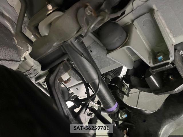 Nissan NV350 Caravan 2021-06 8814024-19