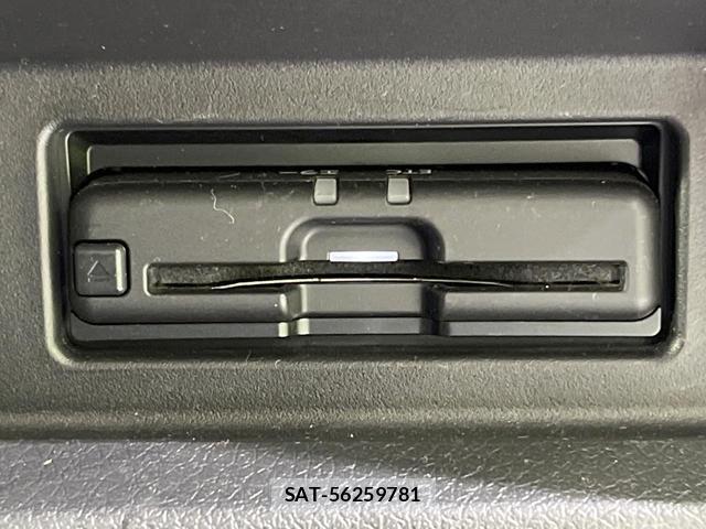 Nissan NV350 Caravan 2021-06 8814024-6