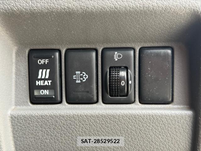 Nissan NV350 Caravan 2013-03 8814127-15