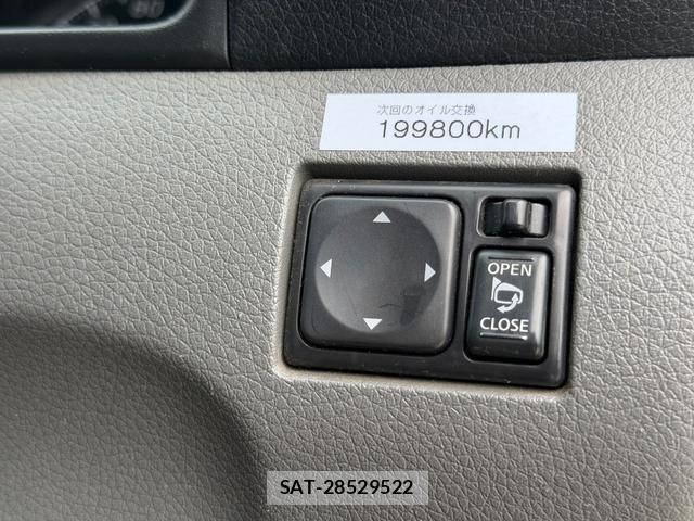 Nissan NV350 Caravan 2013-03 8814127-16