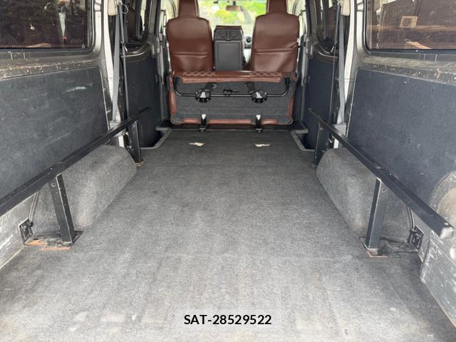 Nissan NV350 Caravan 2013-03 8814127-7