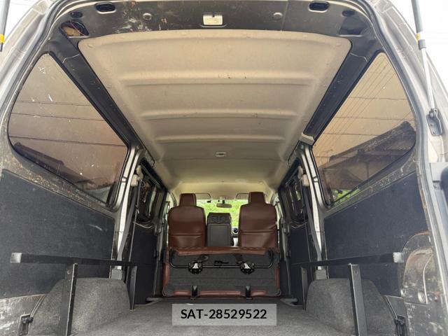 Nissan NV350 Caravan 2013-03 8814127-8