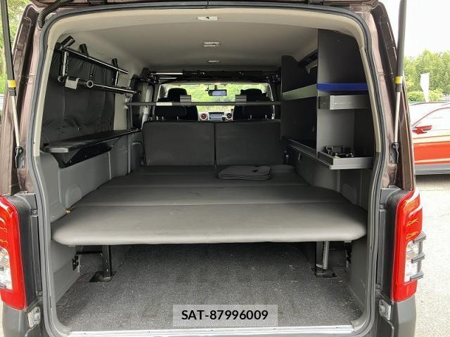 Nissan NV350 Caravan 2018-07 8814479-6
