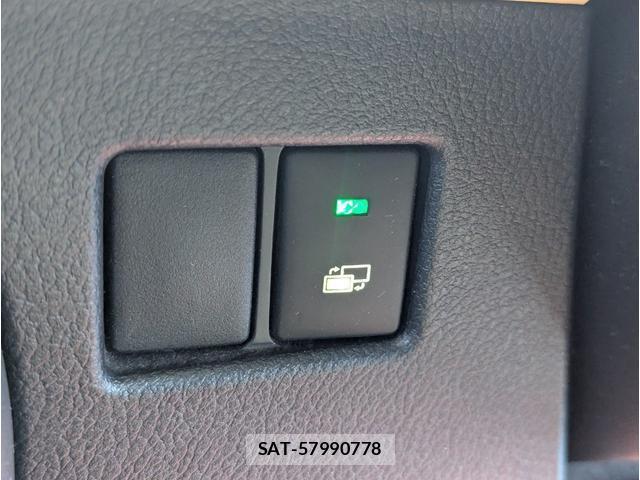 Lexus NX 2016-02 8812455-12