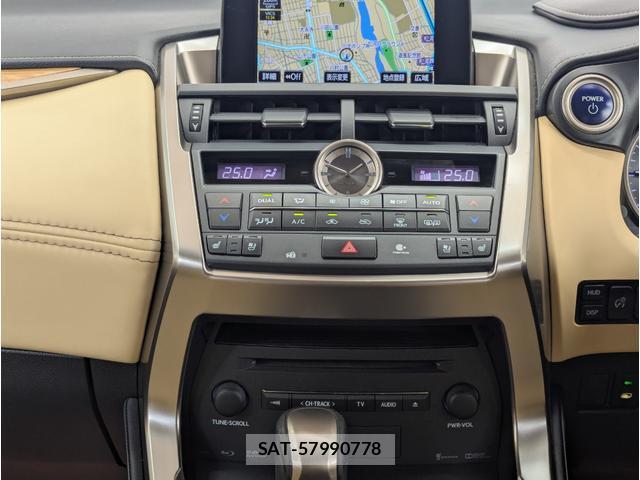 Lexus NX 2016-02 8812455-3