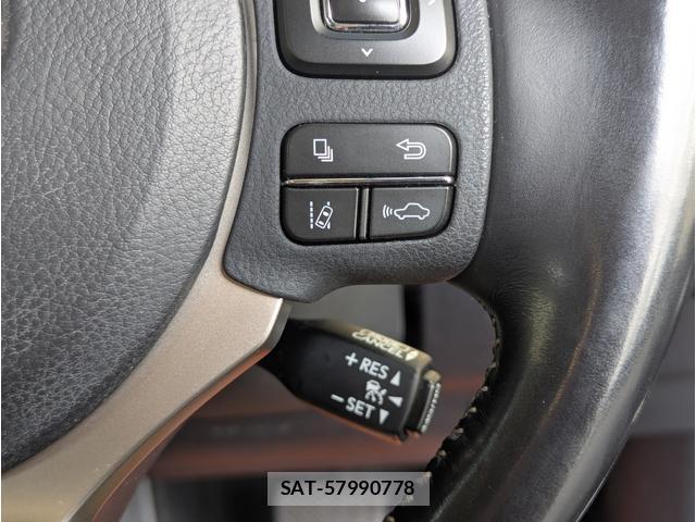 Lexus NX 2016-02 8812455-7