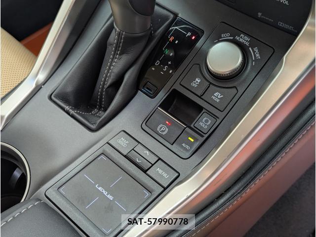 Lexus NX 2016-02 8812455-8