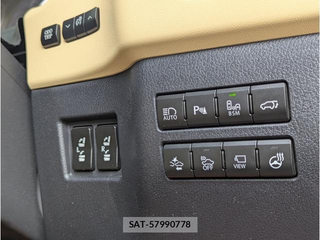 Lexus NX 2016-02 8812455-9