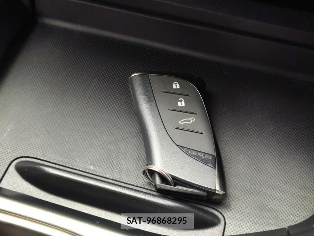 Lexus NX 2025-06 8812694-17