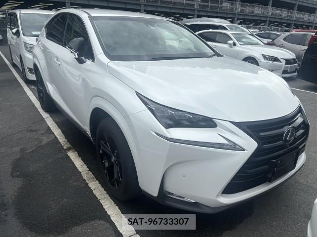 Lexus NX 2017-05 8812698-1