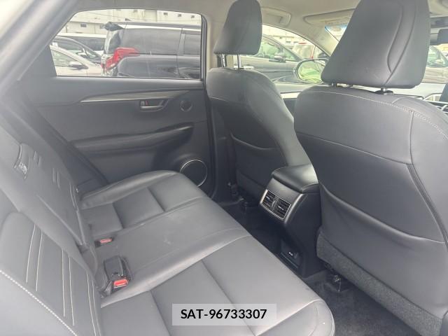 Lexus NX 2017-05 8812698-5