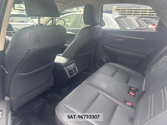 Lexus NX 2017-05 8812698-6