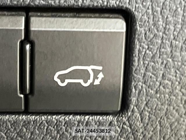 Lexus NX 2019-03 8812966-7