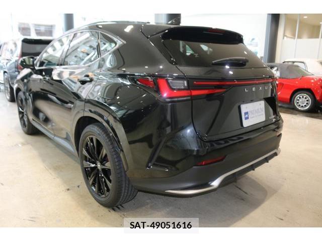 Lexus NX 2023-07 8817302-10